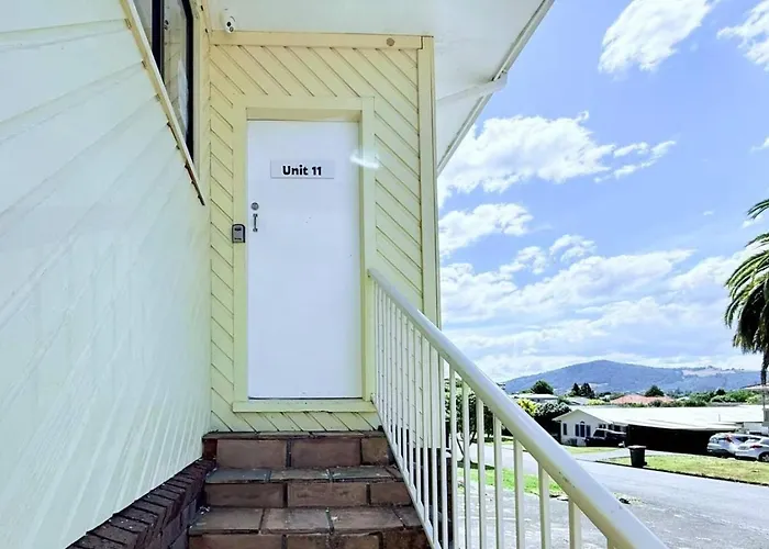 Unit 11 Fenton Summer Hotel *